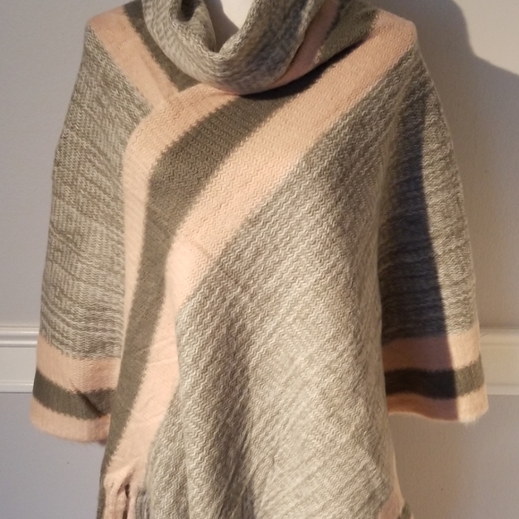 Pink&Grey Turtleneck Poncho Shawl with fringe - Picture 6 of 6